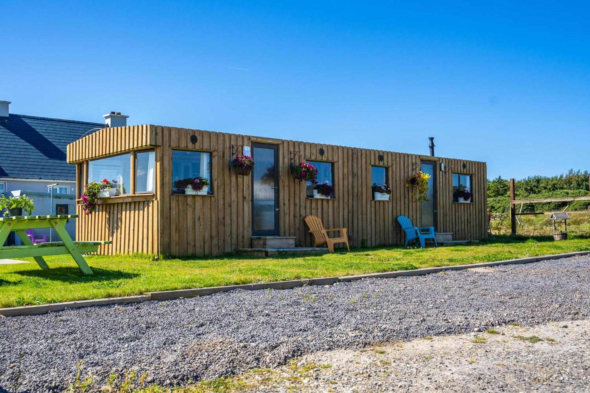 Geraghtys Farmyard Pods Hotel Belmullet Exterior photo