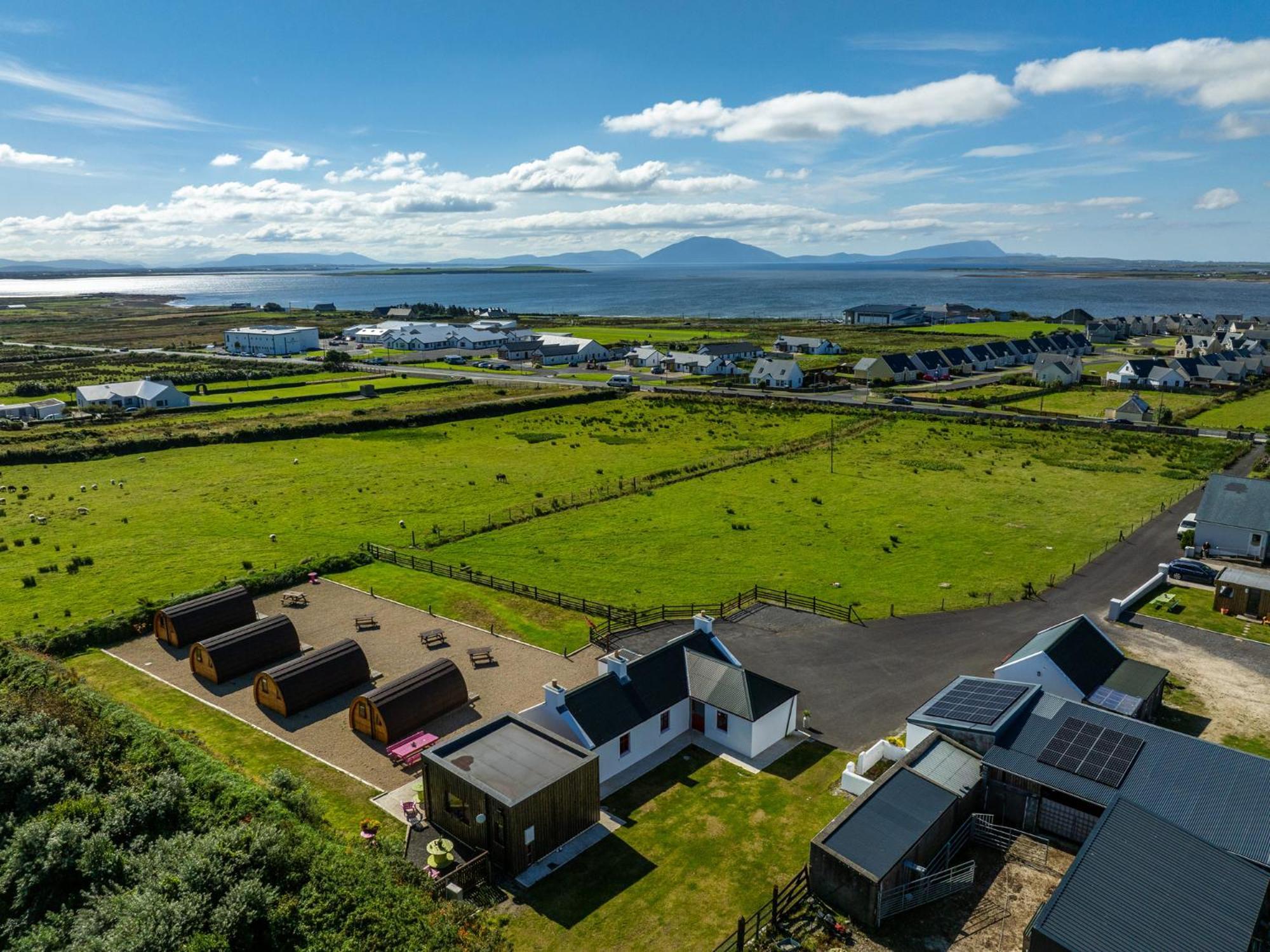 Geraghtys Farmyard Pods Hotel Belmullet Exterior photo